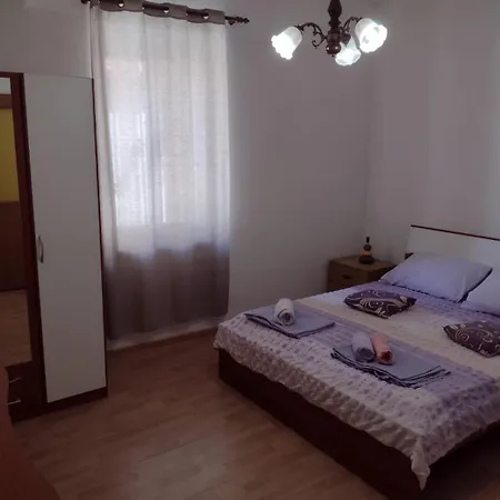 Apartament Eldi *