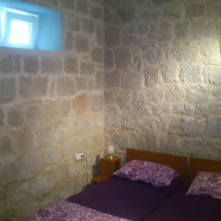 Апартаменти Eldi *