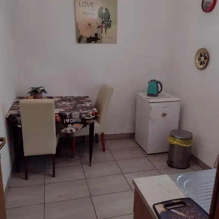 شقة Eldi سبليت